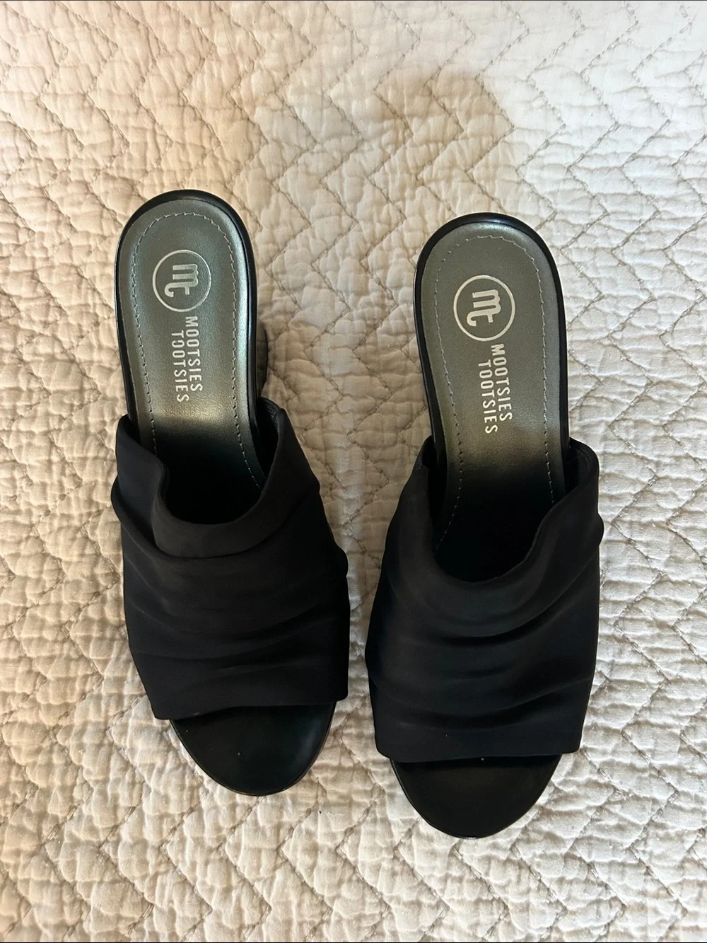Mootsies Tootsies‎ black Slide Mule ruched upper strap low Wedge heel Size7.5